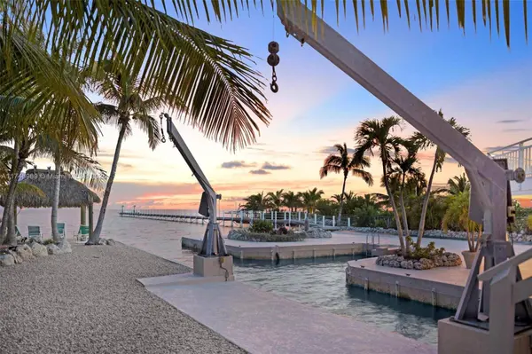815 E Shore Dr, Summerland Key, FL 33042-4510