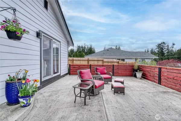 37498 Hood Canal DR NE, Hansville, WA 98340