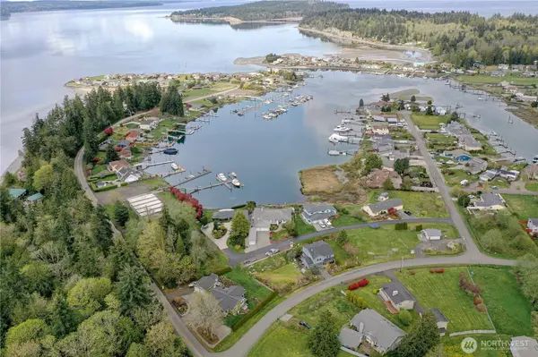 37498 Hood Canal DR NE, Hansville, WA 98340