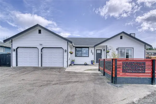 37498 Hood Canal DR NE, Hansville, WA 98340