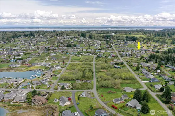 37498 Hood Canal DR NE, Hansville, WA 98340