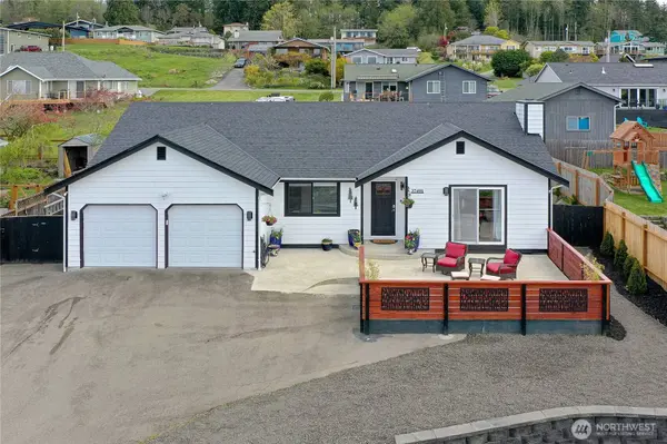 37498 Hood Canal DR NE, Hansville, WA 98340