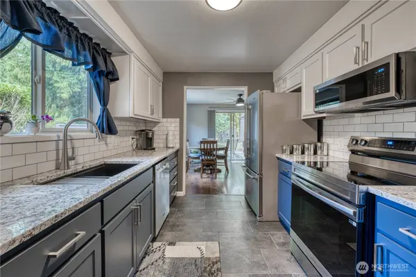 127 Sunset PL, Sequim, WA 98382