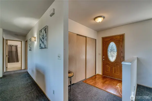 6736 NE Admiral LN, Hansville, WA 98340