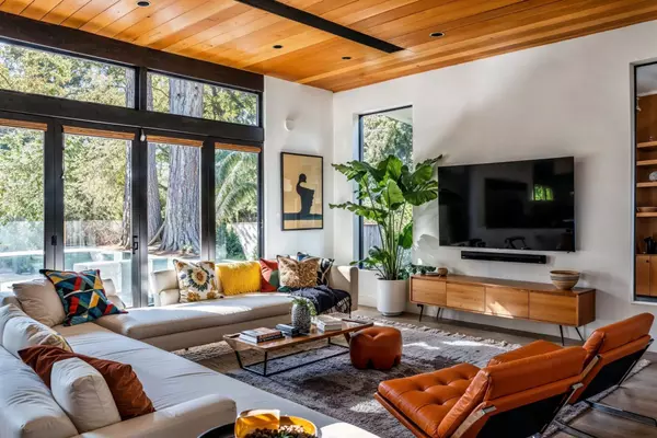Open-home-with-mid-century-modern-interior-design-2-scaled