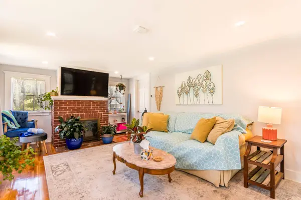 26 Wilson Avenue, Buzzards Bay, MA 02532
