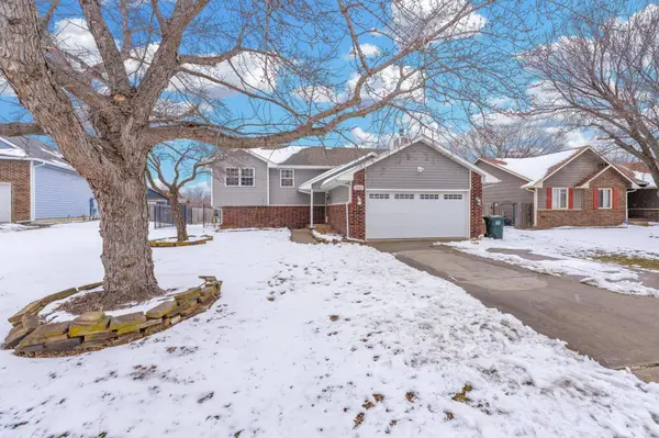 4467 N Westlake Ct, Bel Aire, KS 67220
