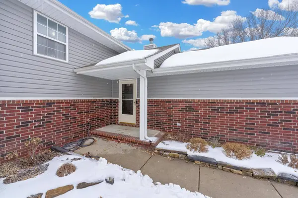 4467 N Westlake Ct, Bel Aire, KS 67220