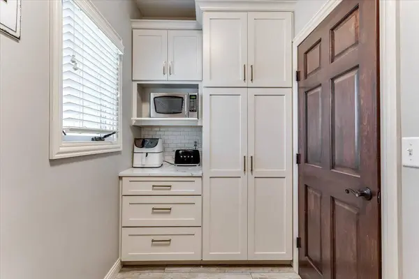 13723 W Highland Springs Ct, Wichita, KS 67235