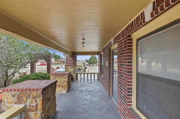 1442 N Broadway Ave, Wichita, KS 67214