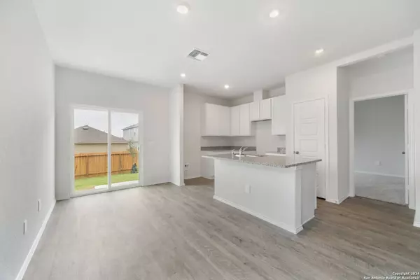 2027 Powell Place, Converse, TX 78109