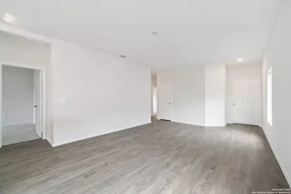 2027 Powell Place, Converse, TX 78109