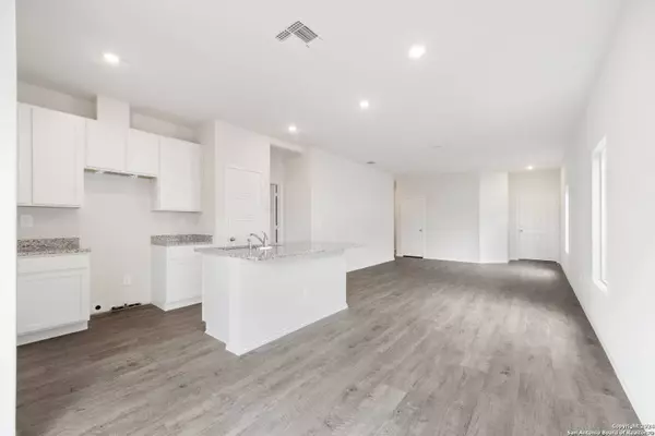 2027 Powell Place, Converse, TX 78109