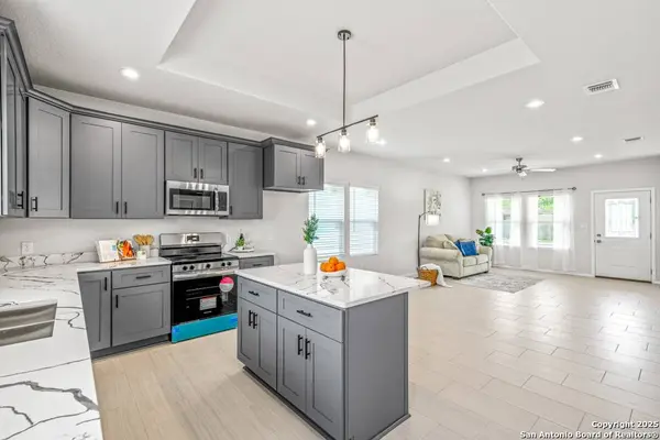 5623 Midcrown, San Antonio, TX 78218