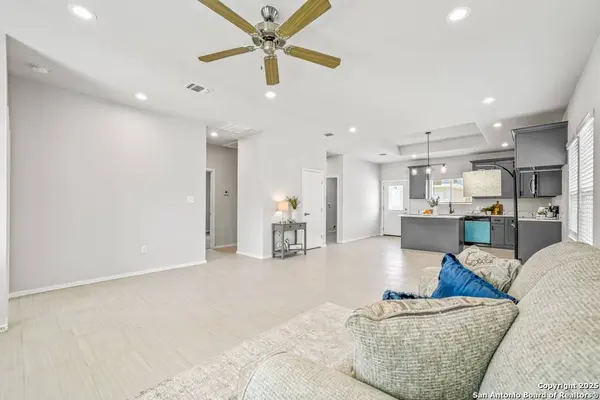 5623 Midcrown, San Antonio, TX 78218