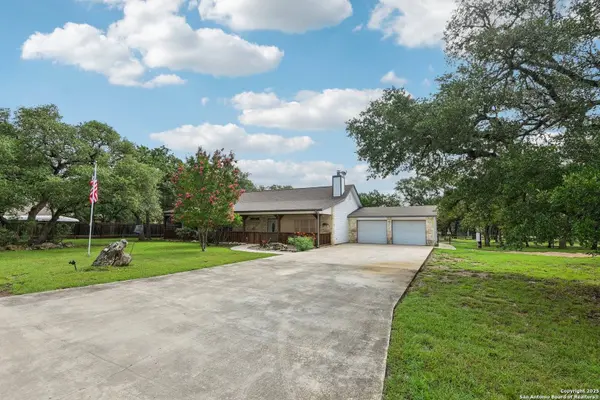 711 Heinen, Bandera, TX 78003