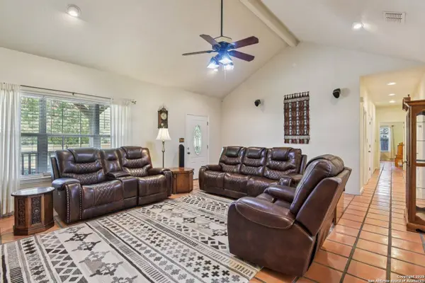 711 Heinen, Bandera, TX 78003