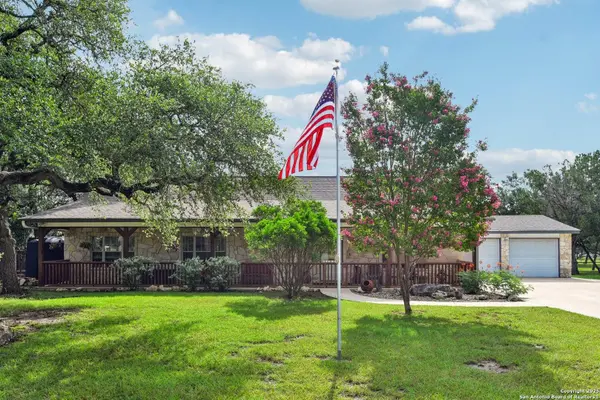 711 Heinen, Bandera, TX 78003