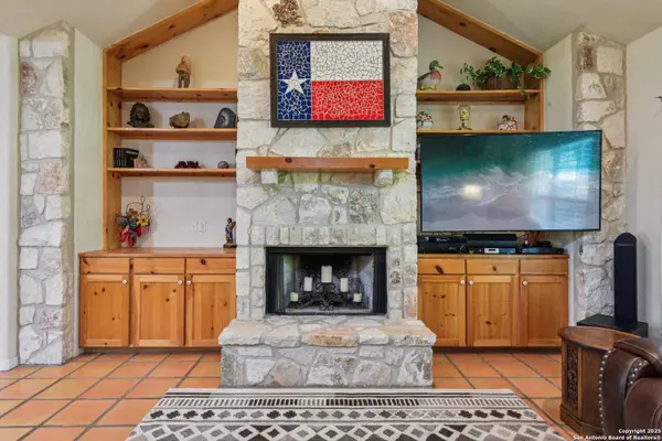 711 Heinen, Bandera, TX 78003