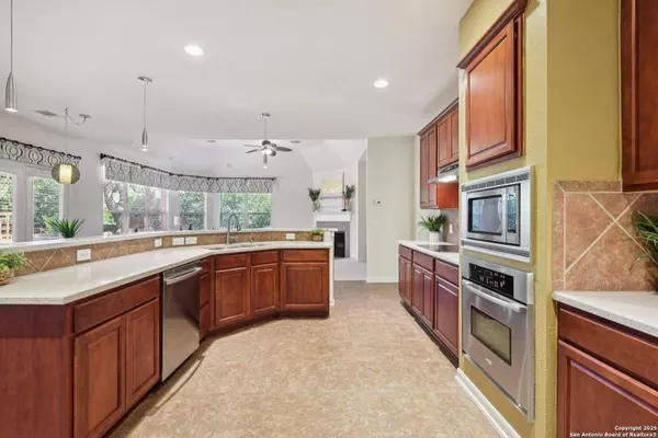 914 Desert Blf, San Antonio, TX 78258