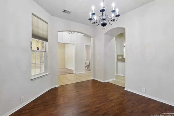 8203 Setting Moon, San Antonio, TX 78255