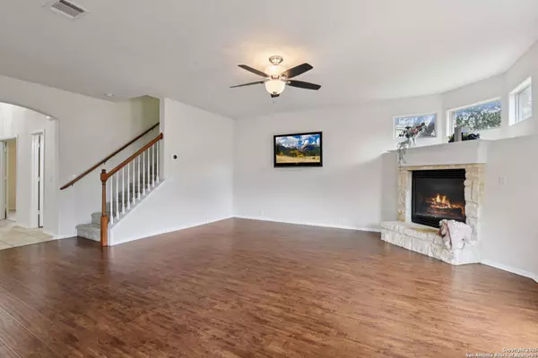 8203 Setting Moon, San Antonio, TX 78255