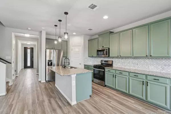 8815 Straight Oaks, San Antonio, TX 78254