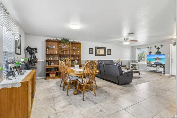 620 NORTHLAKE DR, New Braunfels, TX 78130