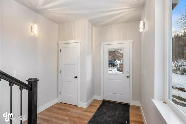 Anchorage, AK 99516-6051,18744 Denmark Cir