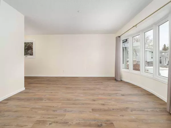 2426 14 ST N, Lethbridge, AB T1H 4P3