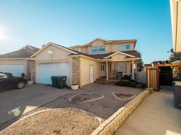 10 Fairmont CRES S, Lethbridge, AB T1K 7G3