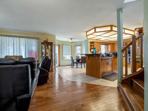 10 Fairmont CRES S, Lethbridge, AB T1K 7G3