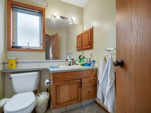 10 Fairmont CRES S, Lethbridge, AB T1K 7G3