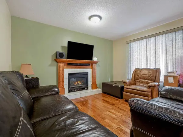 10 Fairmont CRES S, Lethbridge, AB T1K 7G3