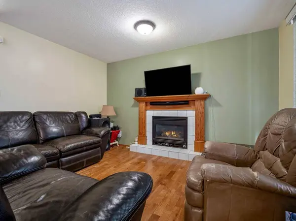 10 Fairmont CRES S, Lethbridge, AB T1K 7G3