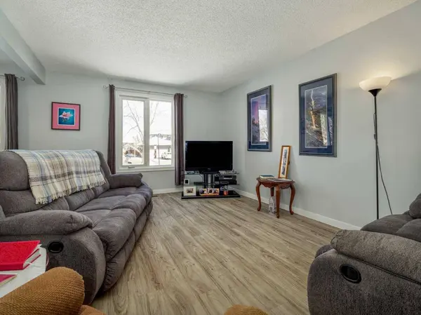 210 Jerry Potts BLVD W, Lethbridge, AB T1K6H1