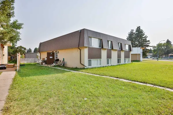 1717 St Edward BLVD N, Lethbridge, AB T1H 1X2