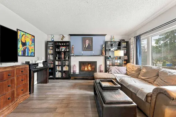 104 Cantree PL SW, Calgary, AB T2W 2K2