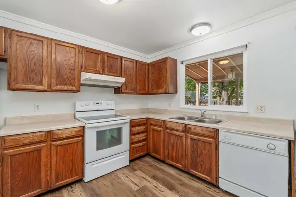 2205 Lincoln St, Longmont, CO 80501-1316