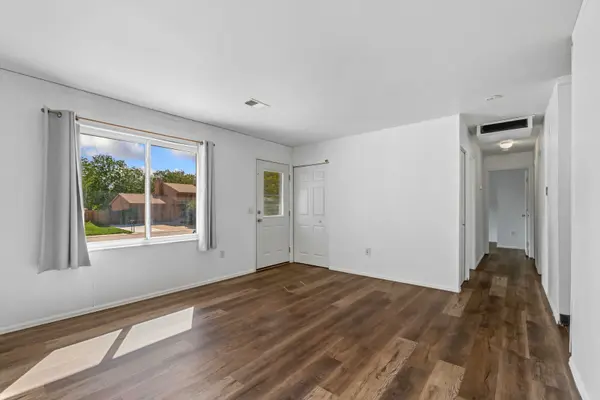 2205 Lincoln St, Longmont, CO 80501-1316