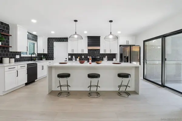 6288 Broadmoor Dr, La Mesa, CA 91942