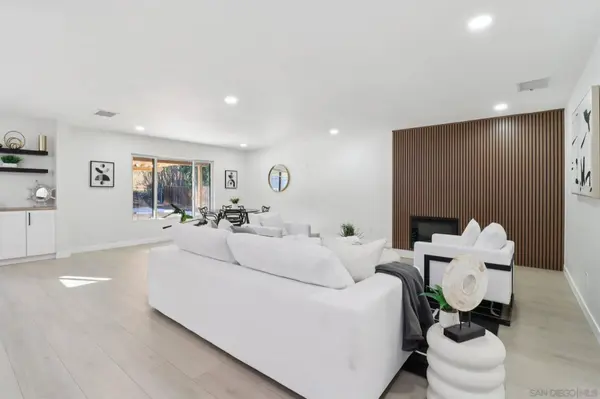 6288 Broadmoor Dr, La Mesa, CA 91942