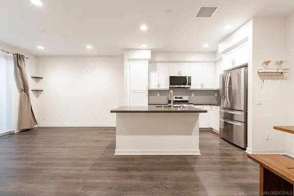 320 Waverunner Ct, Santee, CA 92071