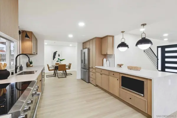 4334 Rous St., San Diego, CA 92122