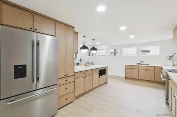 4334 Rous St., San Diego, CA 92122