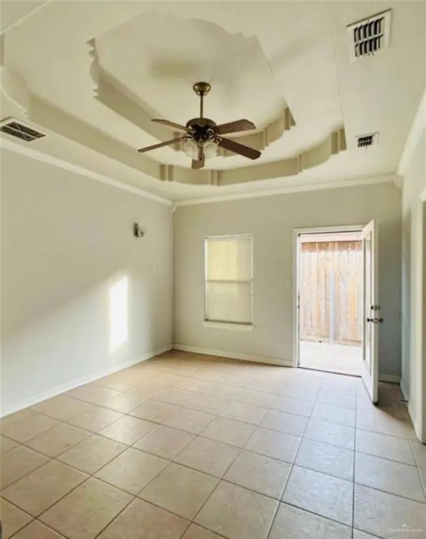 702 S Logan DR S #3, Edinburg, TX 78539