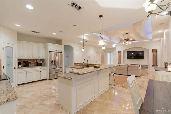 2017 Glendale DR, Edinburg, TX 78541