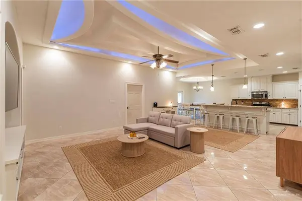 2017 Glendale DR, Edinburg, TX 78541