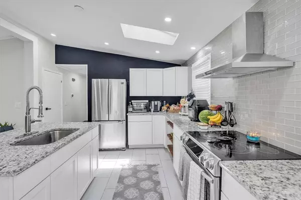 202 Hartford PIKE, Foster, RI 02825