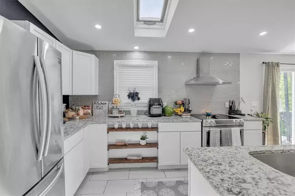 202 Hartford PIKE, Foster, RI 02825